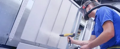 Natlakken bij Fijn Mechanisch Centrum